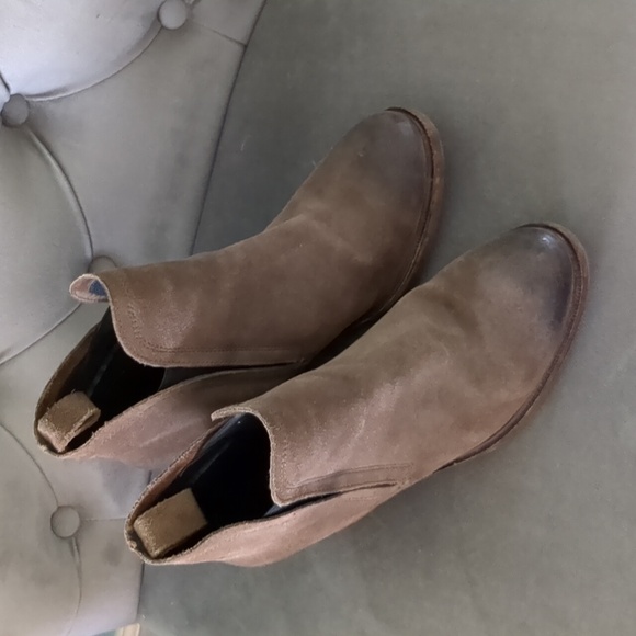 Boss and Co. Chelsea Belfield Bootie EUC - Picture 3 of 9